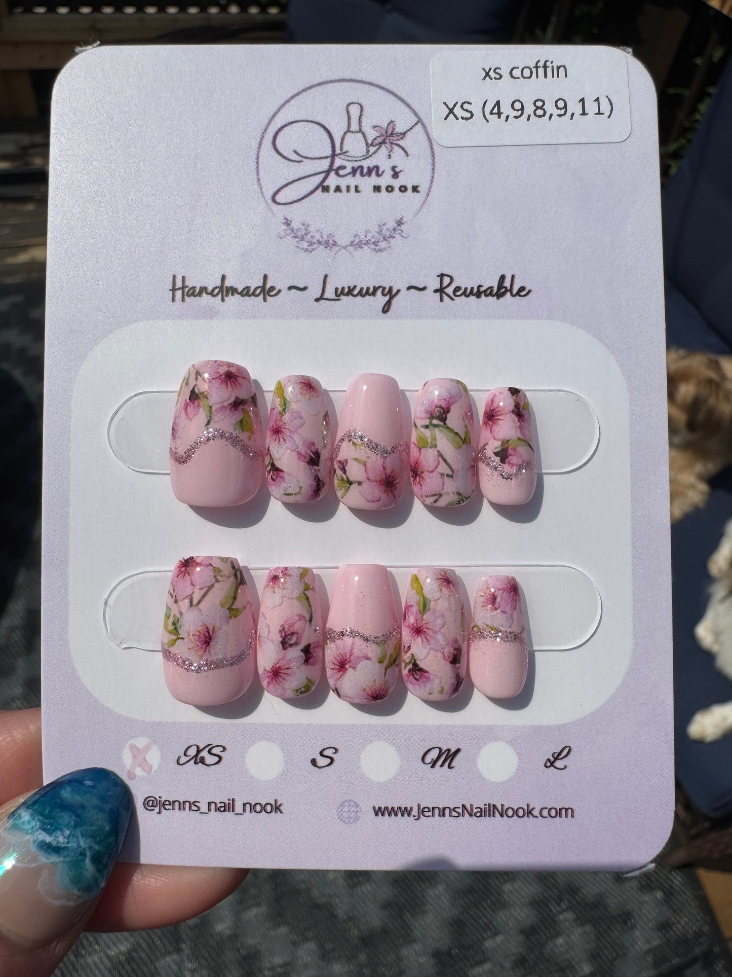 Petal Waltz – Pre-Designed Press-On Nail Set
