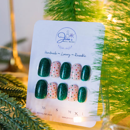 Holiday Cheer – Pre-Designed Press-On Nail Set