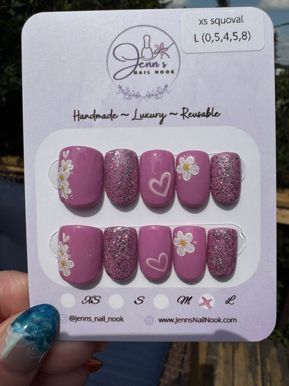 Petal Pop – Pre-Designed Press-On Nail Set