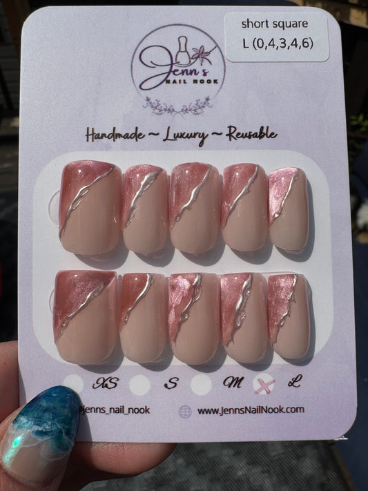 Blushed Marble – Pre-Designed Press-On Nail Set