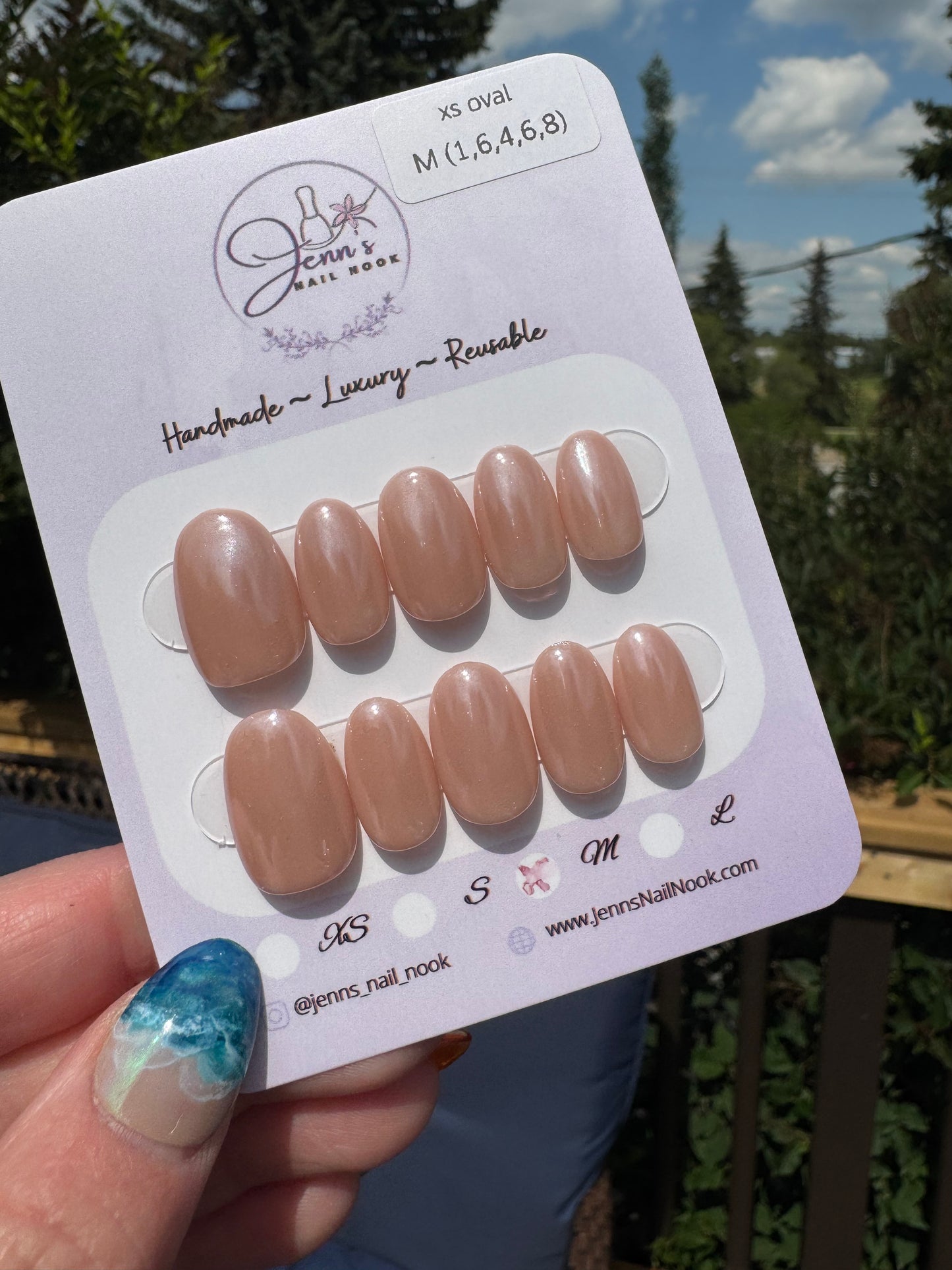 Bare Radiance – Pre-Designed Press-On Nail Set