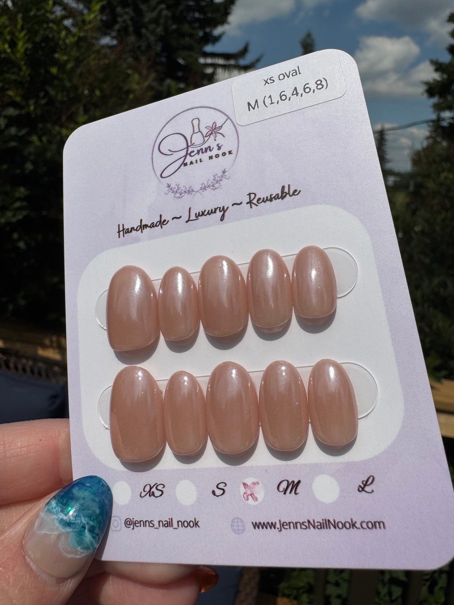 Bare Radiance – Pre-Designed Press-On Nail Set