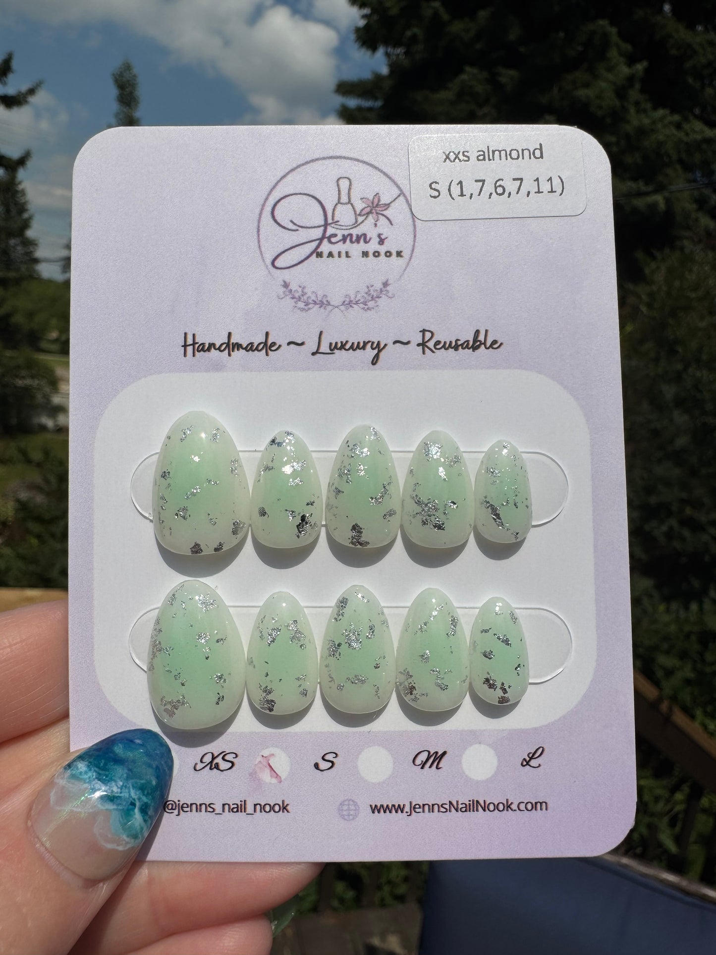 Mint Stardust – Pre-Designed Press-On Nail Set